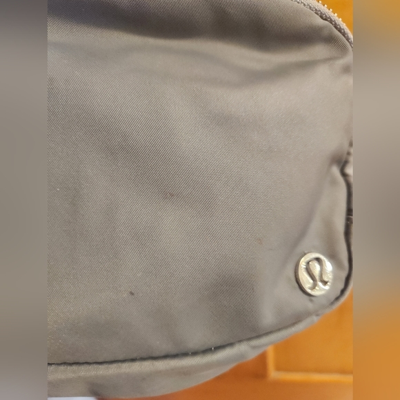 Lululemon Everywhere Belt Bag - Picture 2 of 5